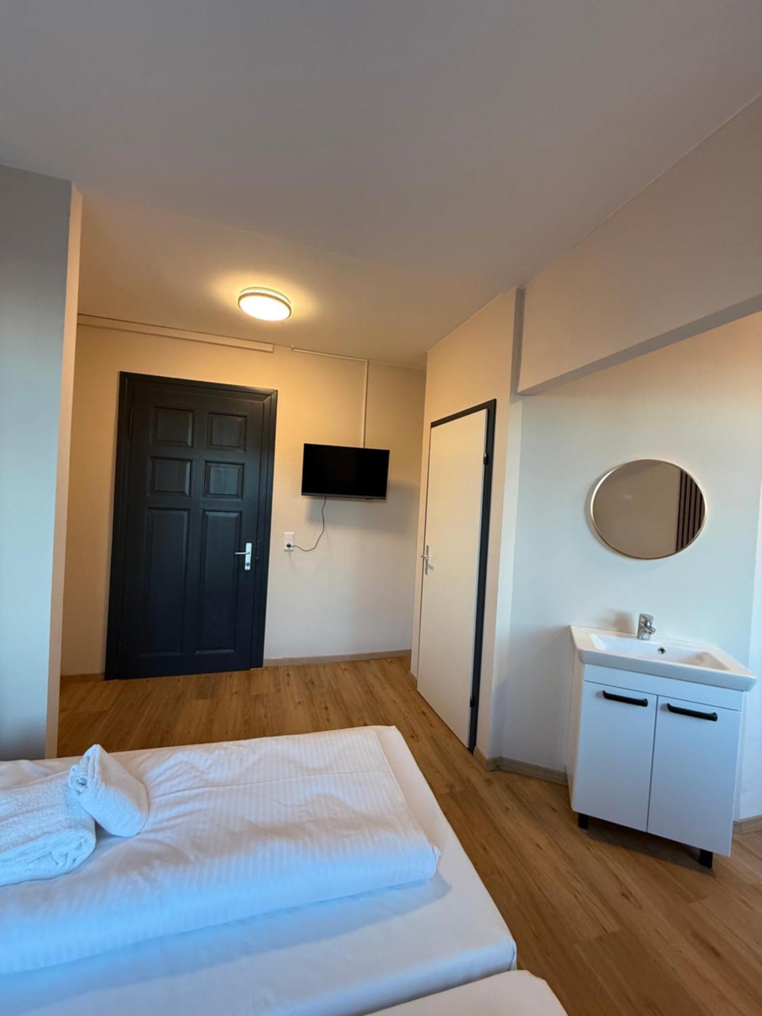Crown Living Villa Blumenau Studios, Smarttv, Parkplatz Lustenau Esterno foto