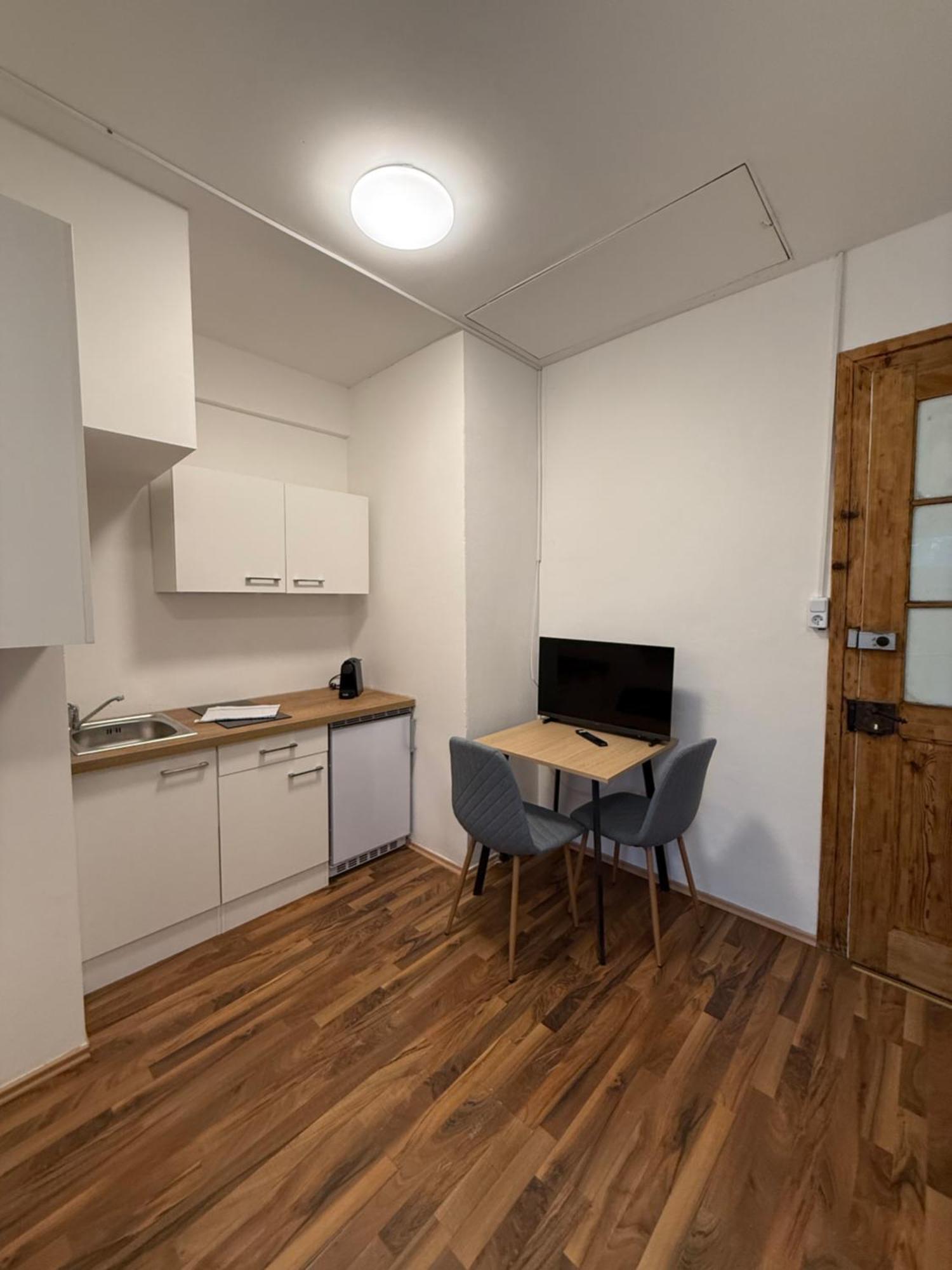 Crown Living Villa Blumenau Studios, Smarttv, Parkplatz Lustenau Esterno foto